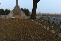Mogiły żpłnierzy z I wojny światowej na cmentarzu w Wietrzychowicach