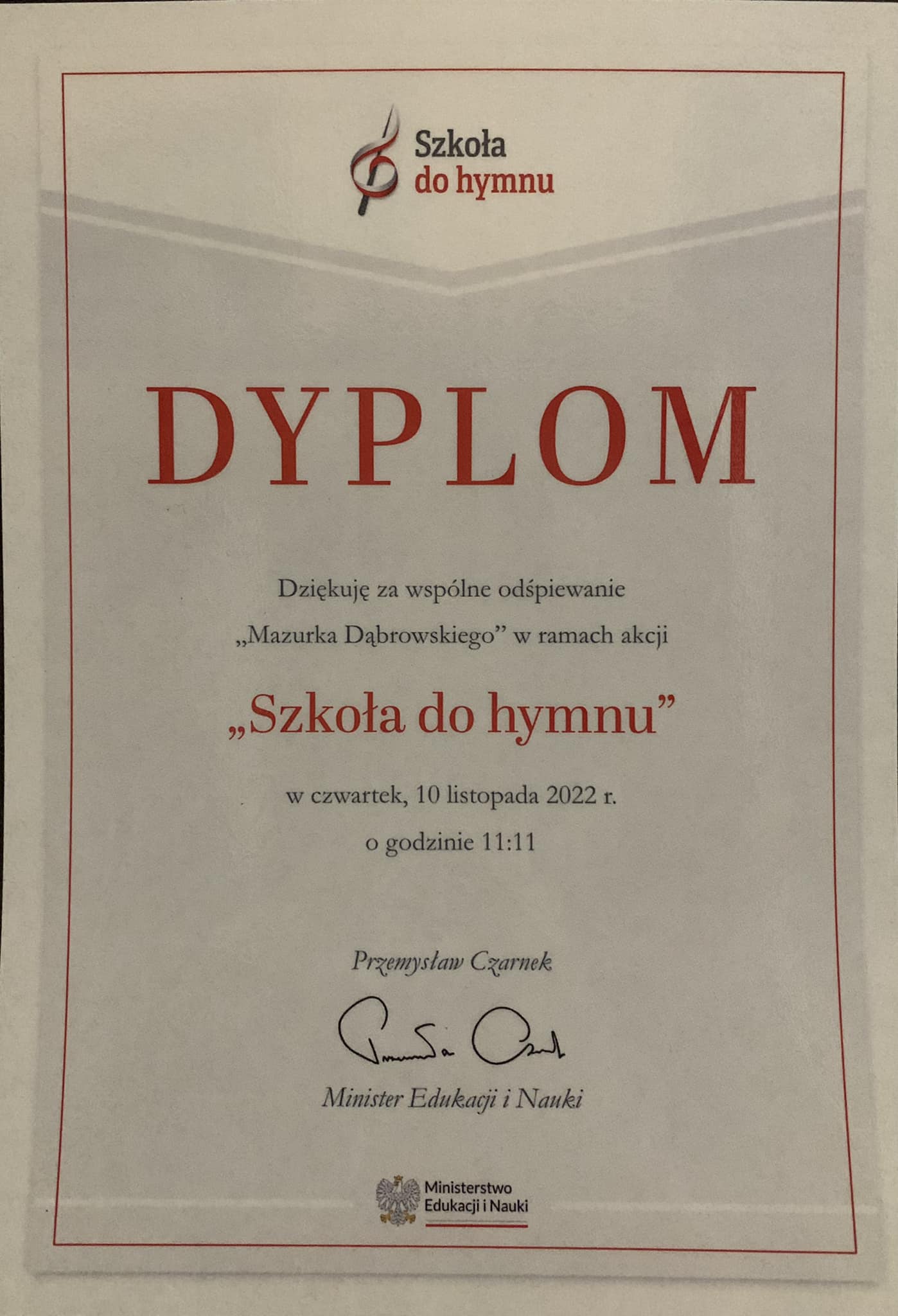 Zdjęcie dyplomu, który otrzymała szkoła za udział w akcji "Szkoła do Hymnu"